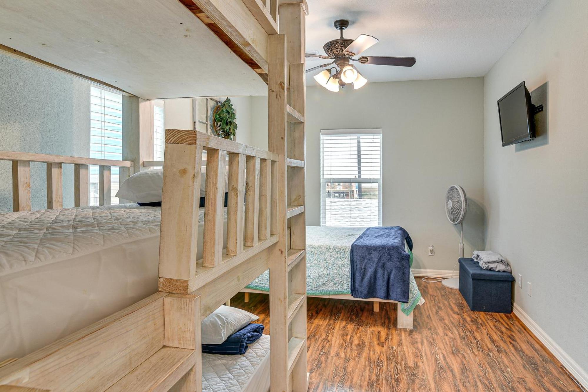 Large Group Gulf Retreat, Steps To Surfside Beach! Εξωτερικό φωτογραφία