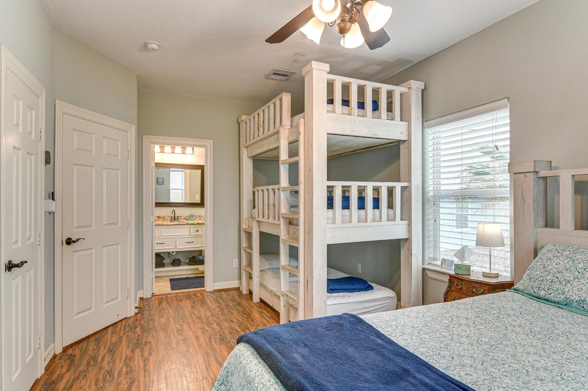 Large Group Gulf Retreat, Steps To Surfside Beach! Εξωτερικό φωτογραφία